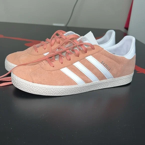 ADIDAS Gazelle Men’s 6.5/Women’s 8 - Picture 4 of 12